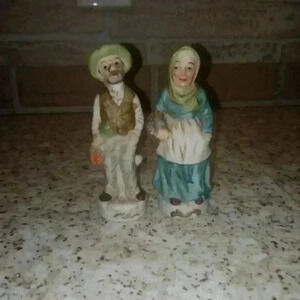 Vintage Grandma & Grandpa Porcelain Figurines Holding Fruit & Veggies